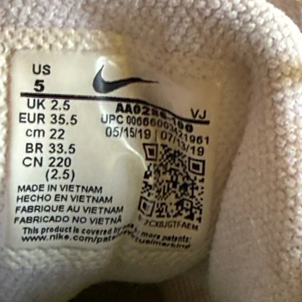 Nike Zoom Hyperspeed Court Volleyball Shoes White Black‎ Womans sz 5